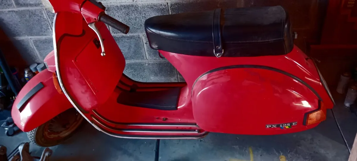 1986 Vespa PX 125E project scooter - Image 2