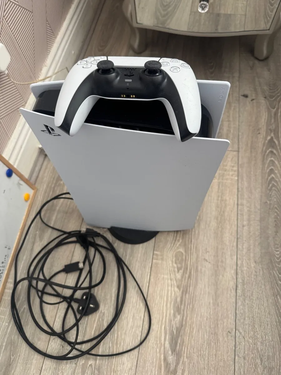 PlayStation 5 - Image 2