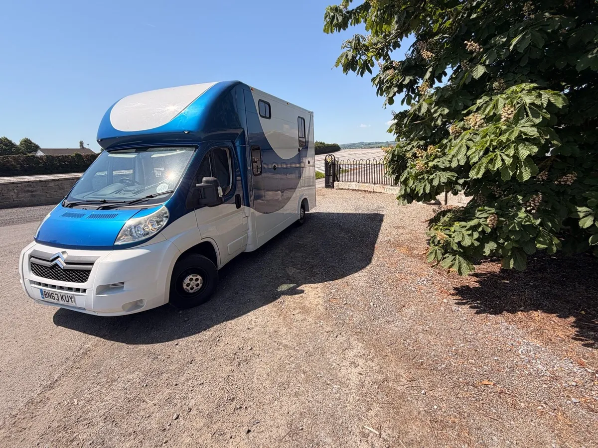 2 stall 3.5t horse box - Image 4