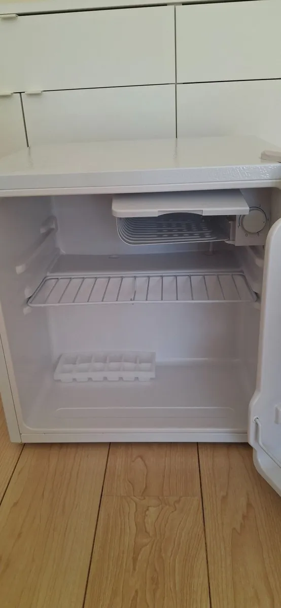 Small fridge with ice box - Image 3