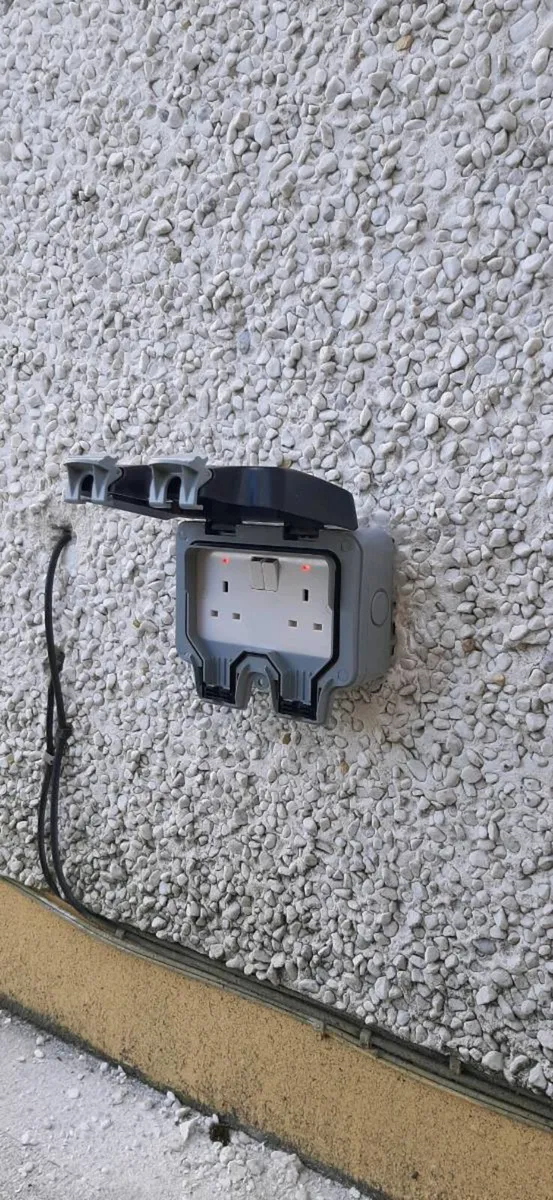 Outdoor power sockets - Image 1