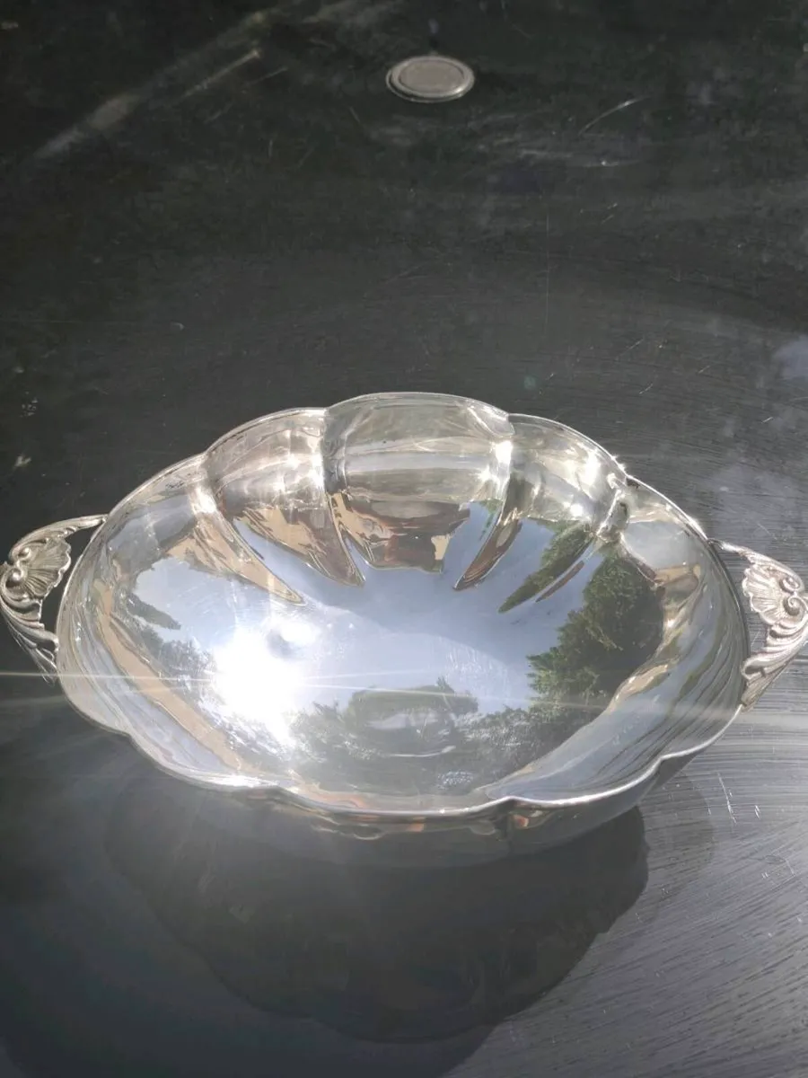 528grams Sterling silver Irish antique bowl - Image 2