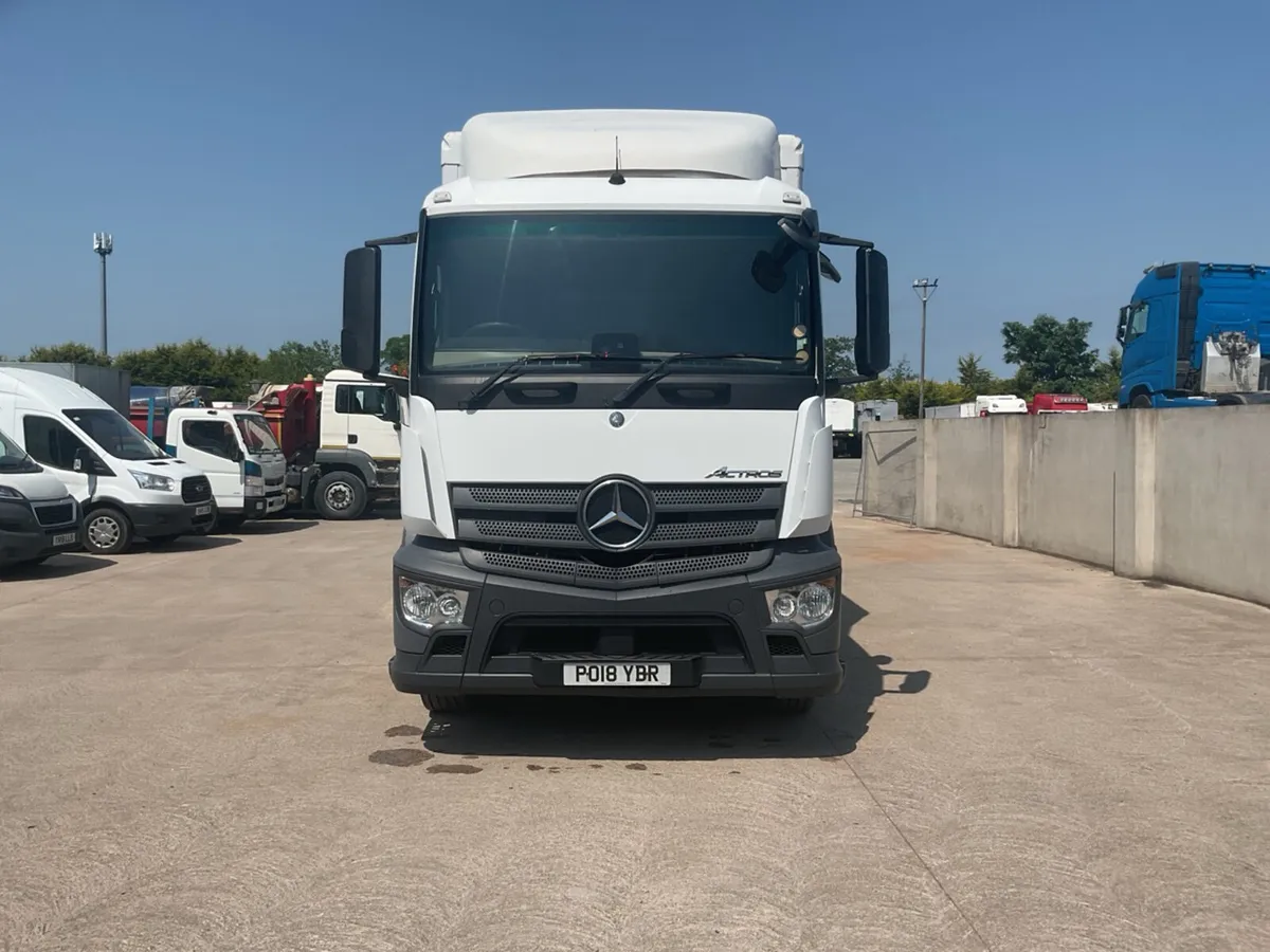 2018 (18) MERCEDES-BENZ ACTROS 2532 6x2 Fridge - Image 2