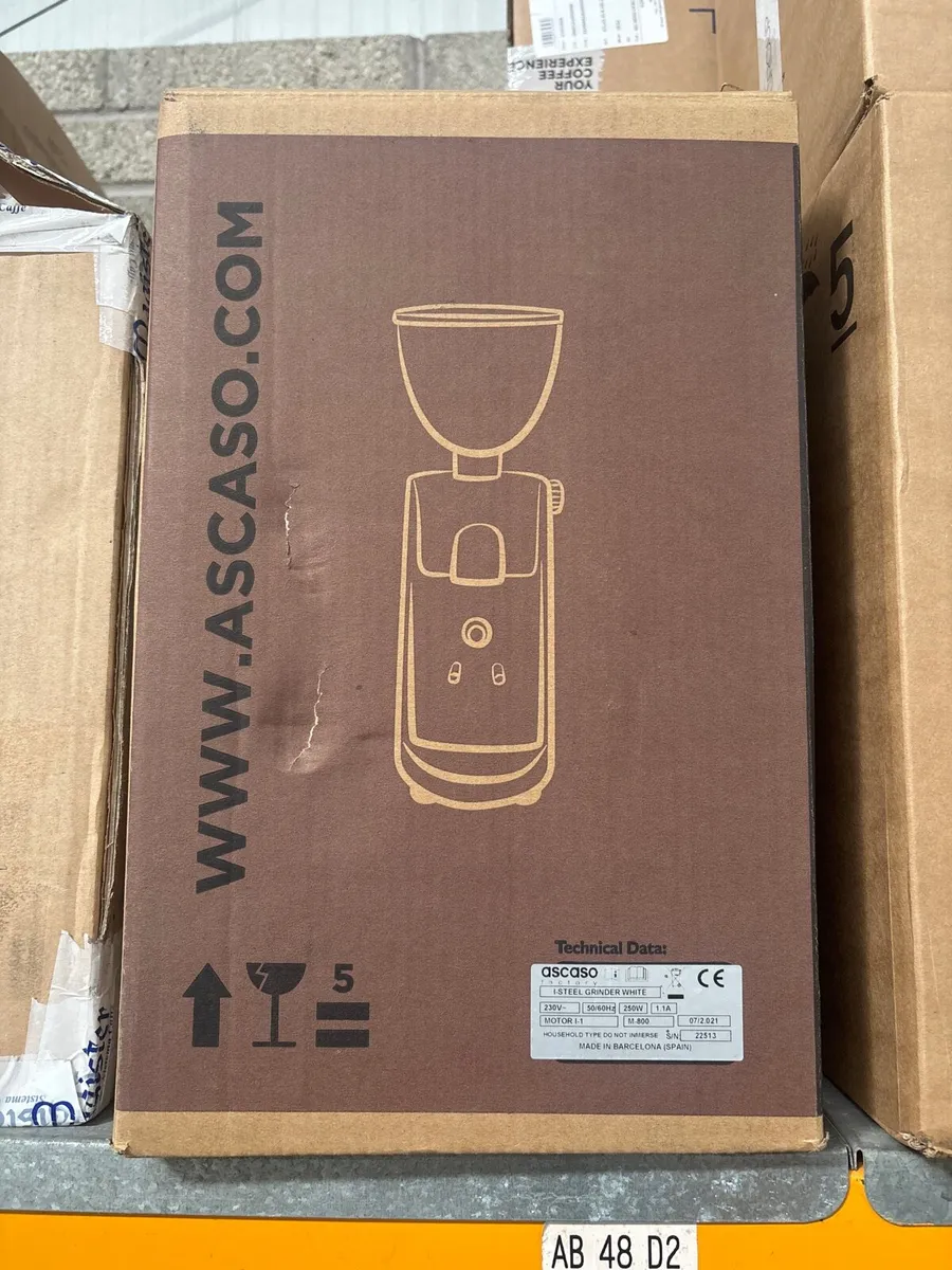 Ascaso and Lelit coffee machines and grinder - Image 1