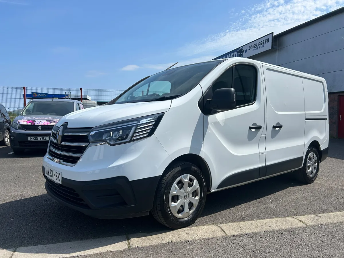 2023 Renault Trafic SL30 Business+ BluedDCI 150 - Image 4