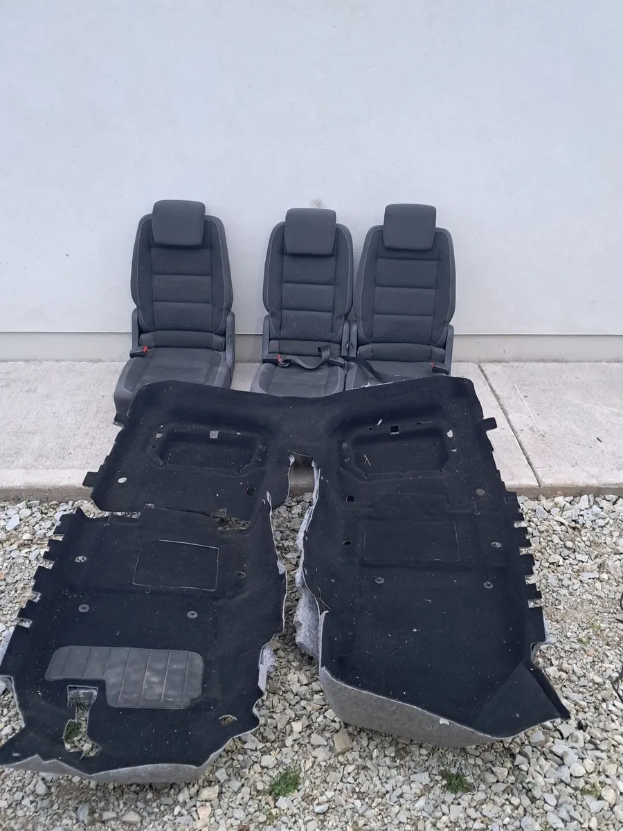 Touran rear seats - Image 2