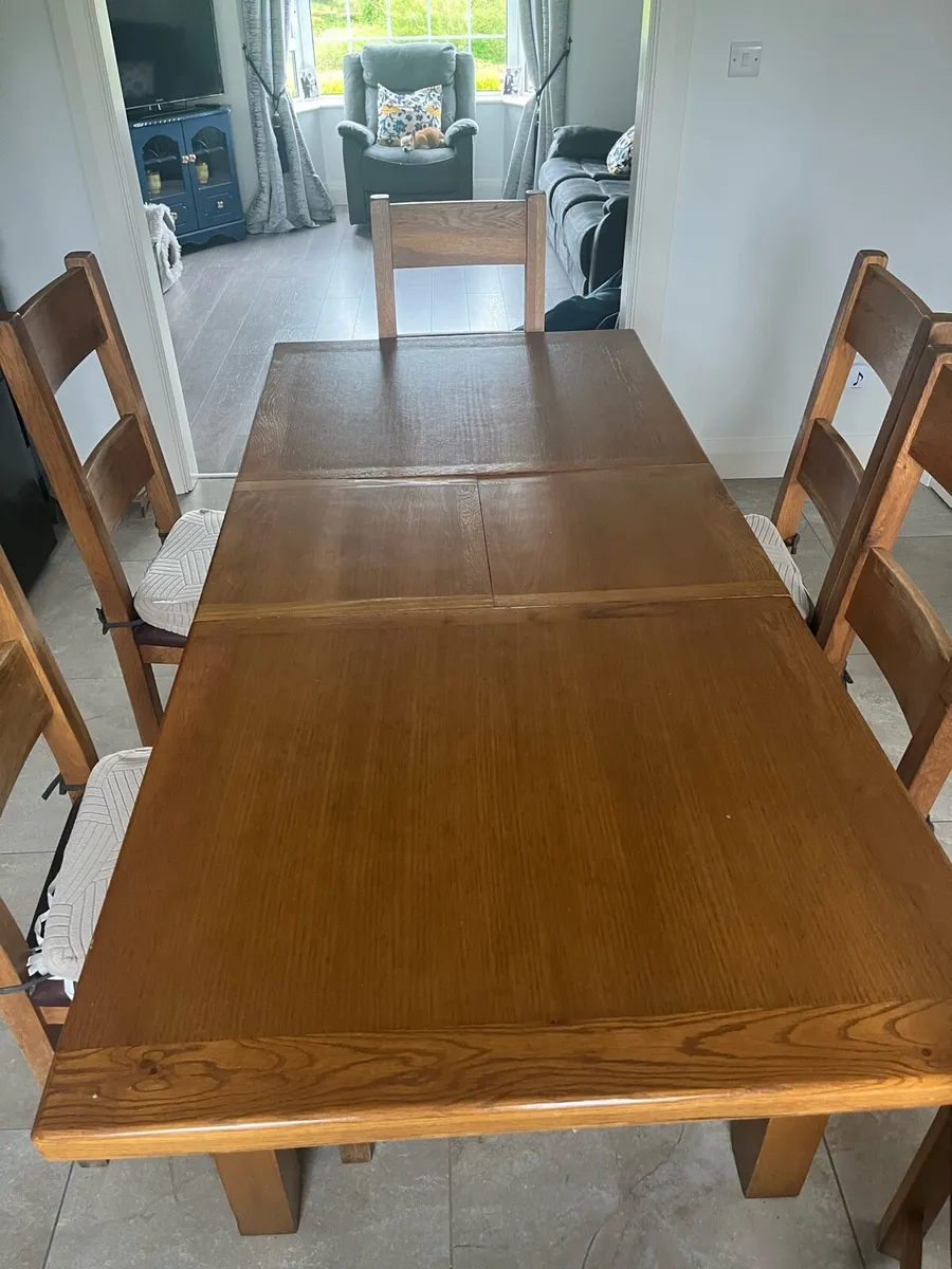 Dining table & 6 Chairs - Image 2