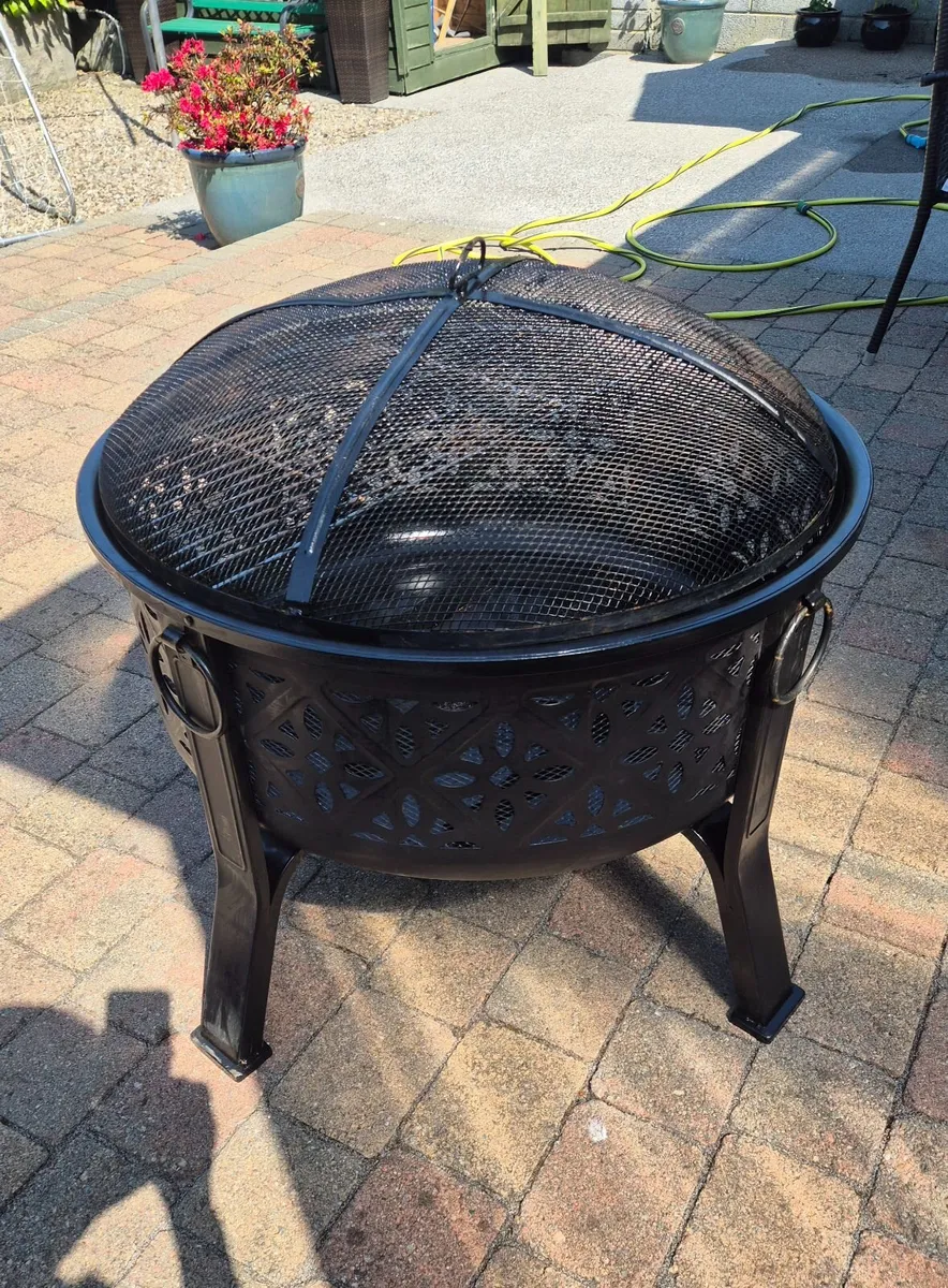 Fire pit - Image 1