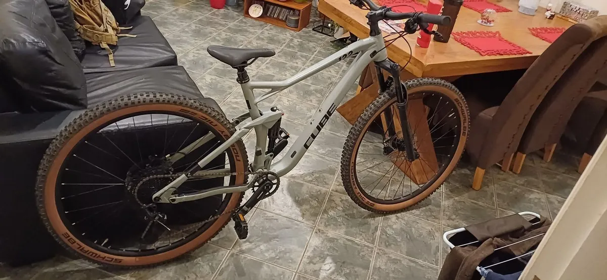 Mountain bike - Image 1