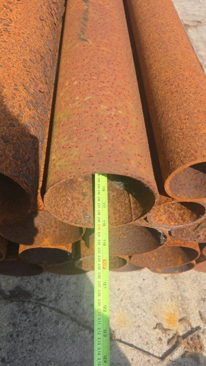 Steel poles for hanging gates / fencing - Image 3