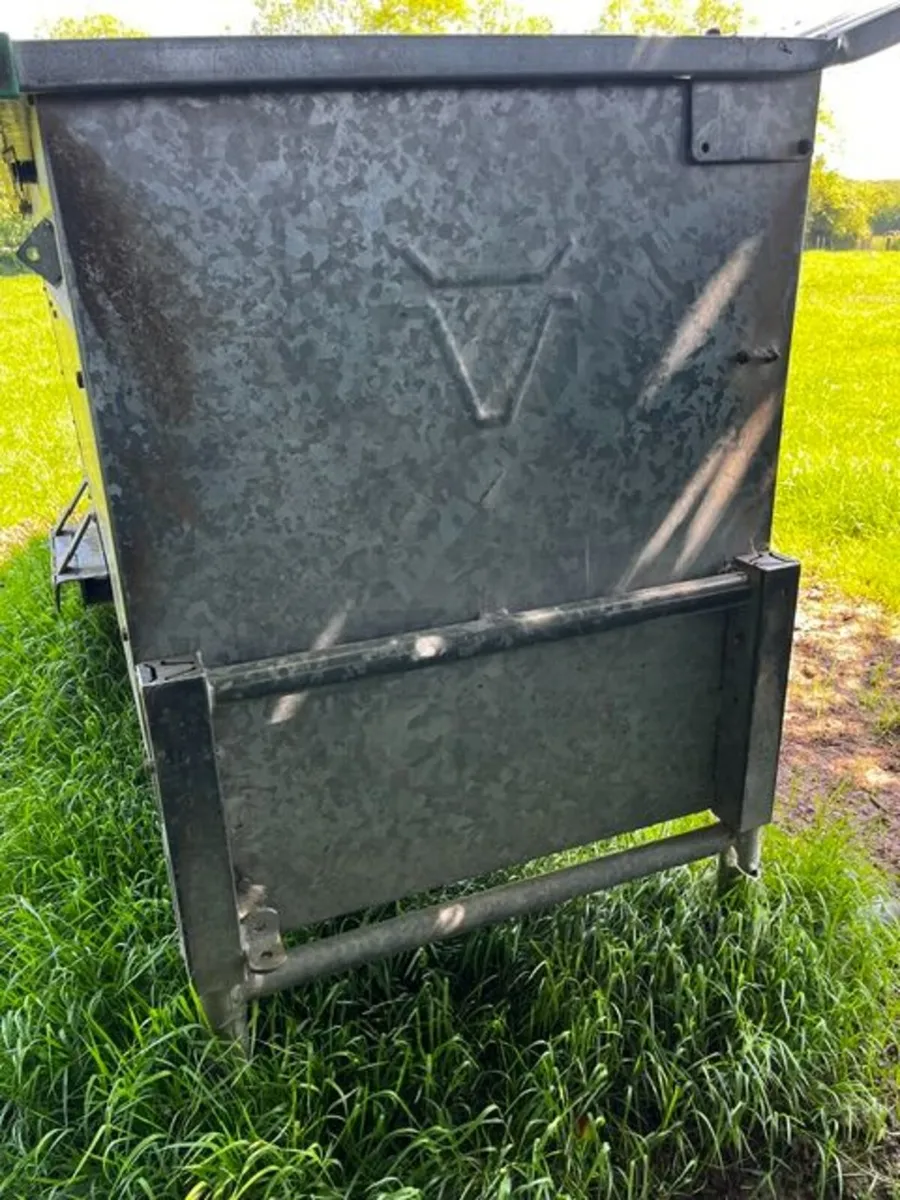 Jourdain Creep feeders - Image 4