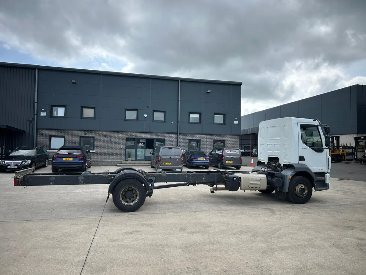 October 2019 DAF LF 230 16T Chassis Cab - Image 4
