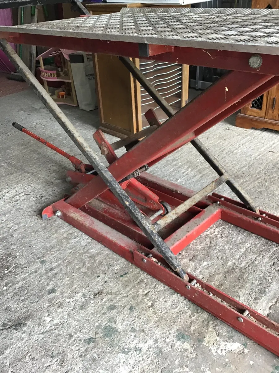 Motorcycle lift - Image 2