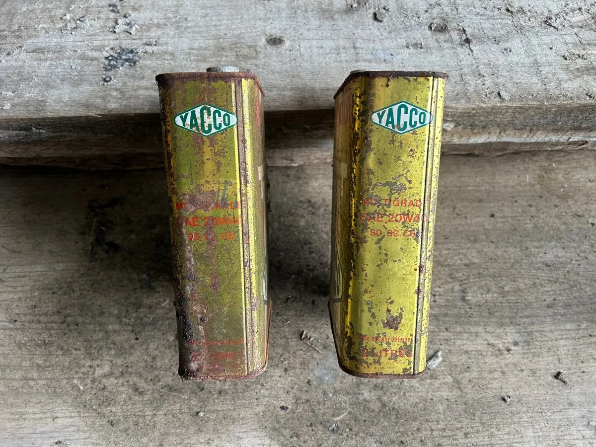 Antique oil cans - Image 1