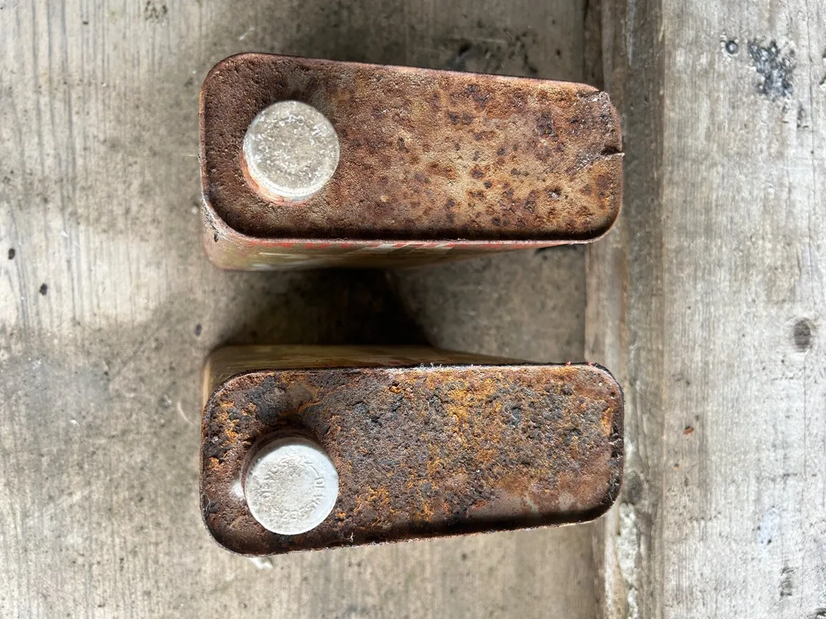Antique oil cans - Image 4