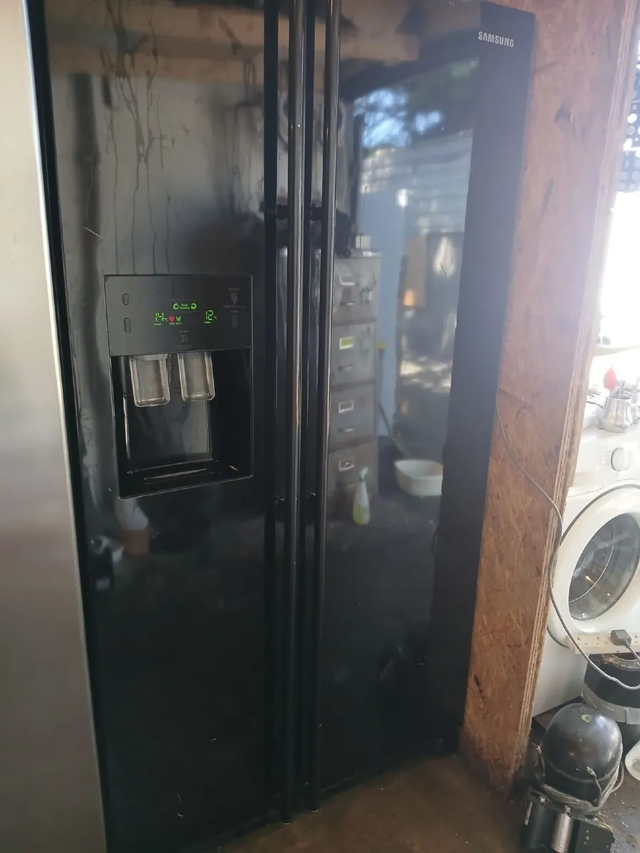 AMERICAN FRIDGE AND FREEZER FULL FROST FREE - Image 3