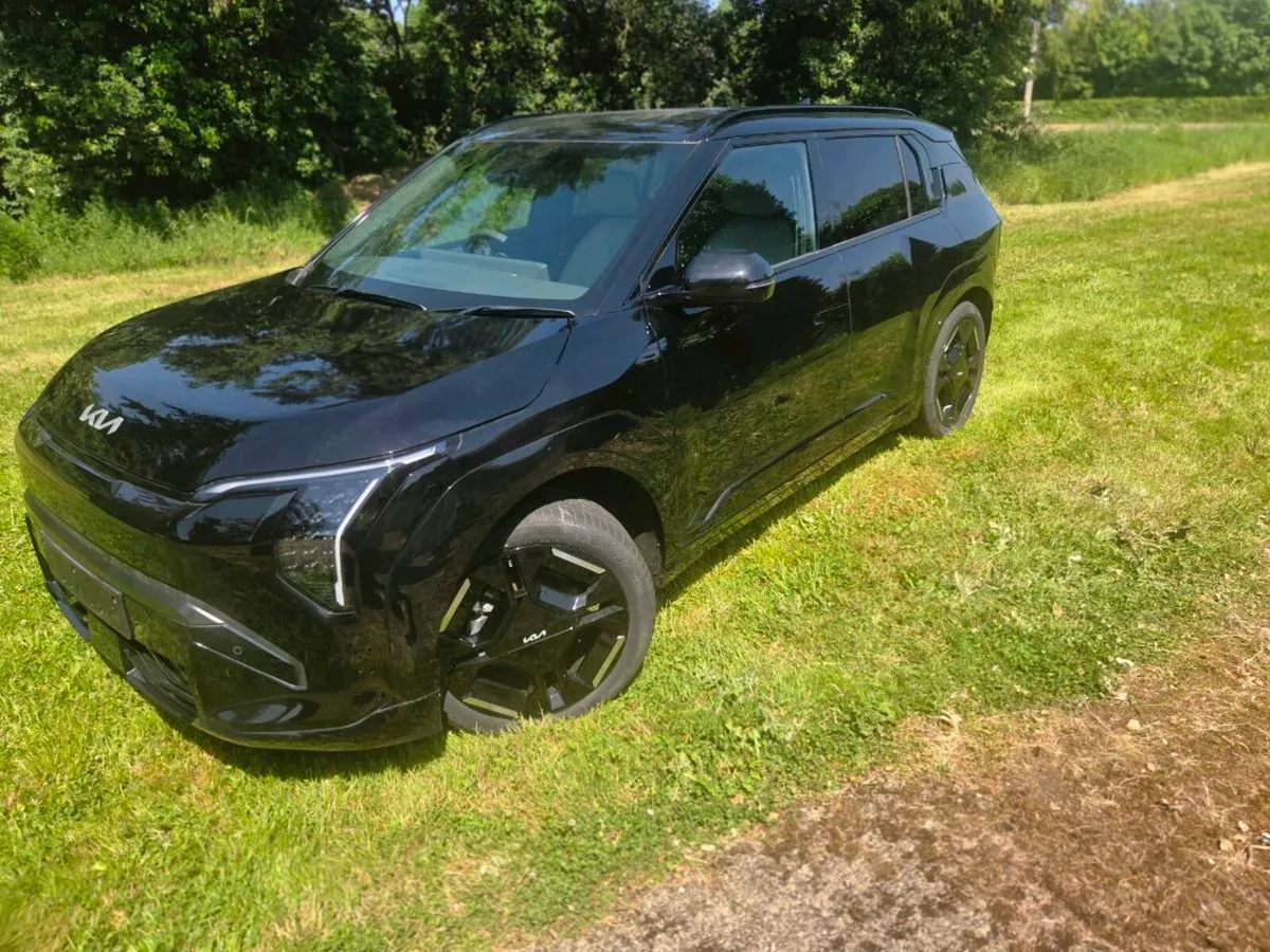 Kia Ev3 2026 GT-line only 300kms from new - Image 4