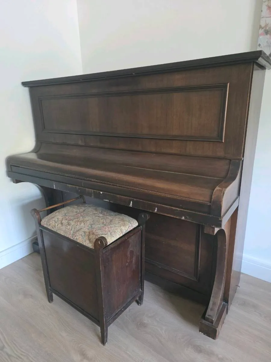 Piano - Image 1