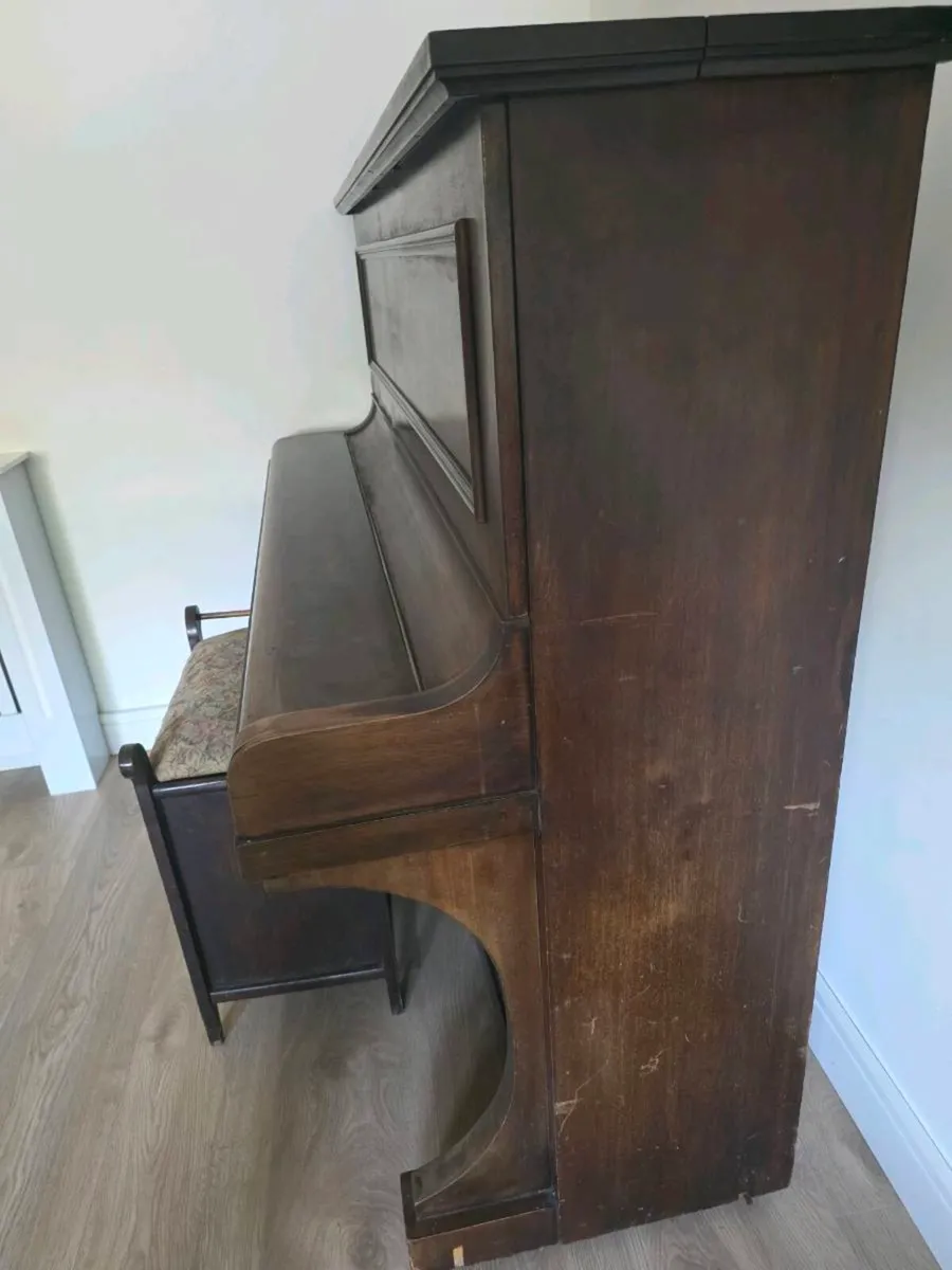 Piano - Image 2