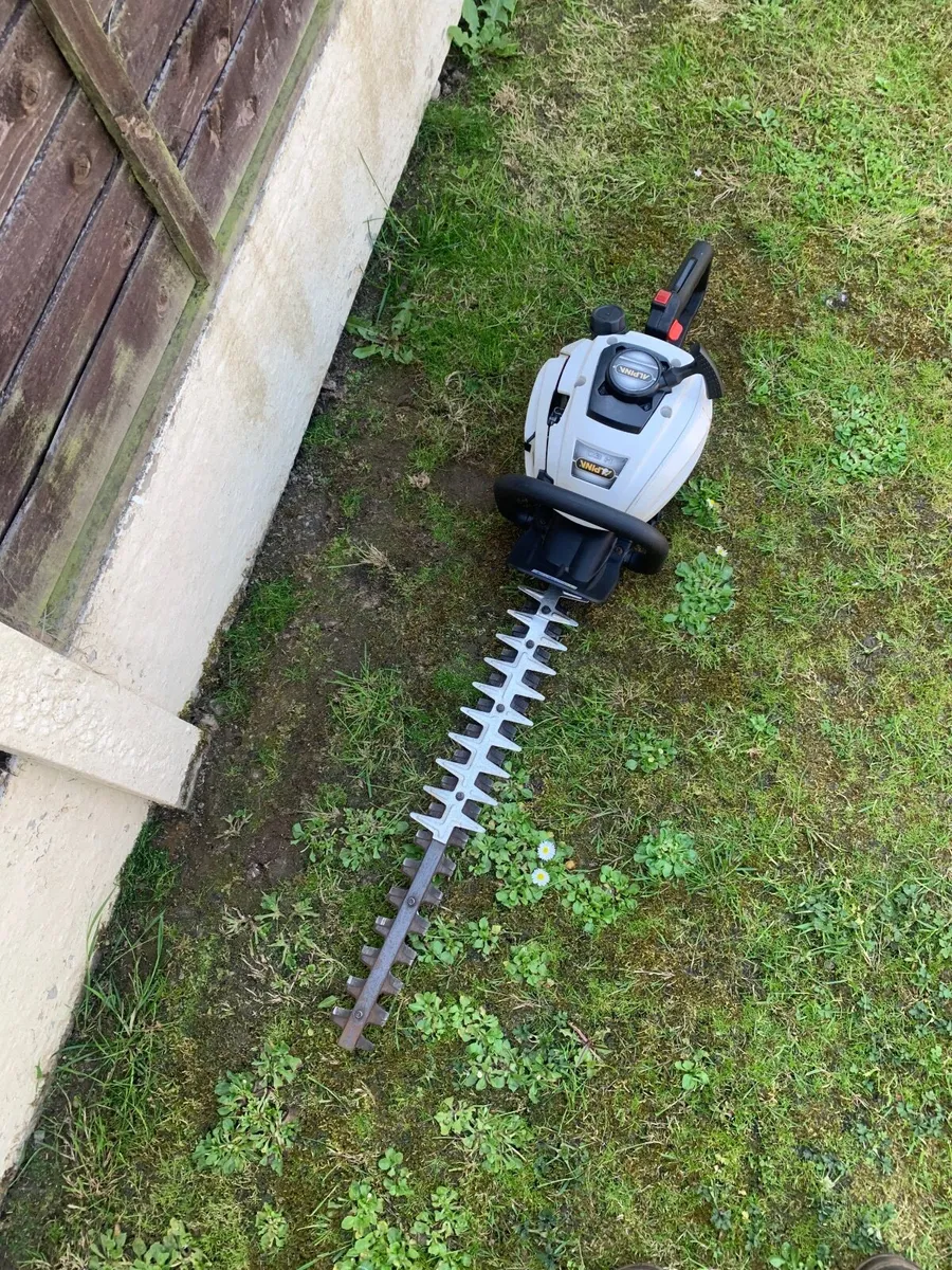 Hedge cutter - Image 1