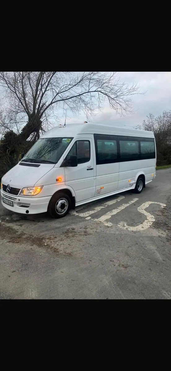 Minibus - Image 2
