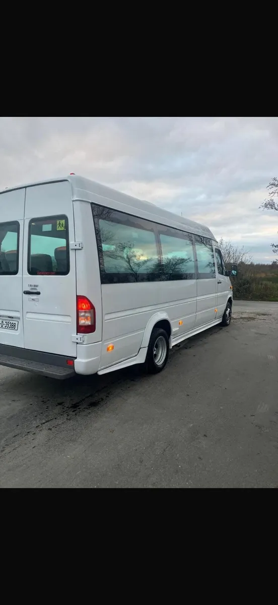 Minibus - Image 3