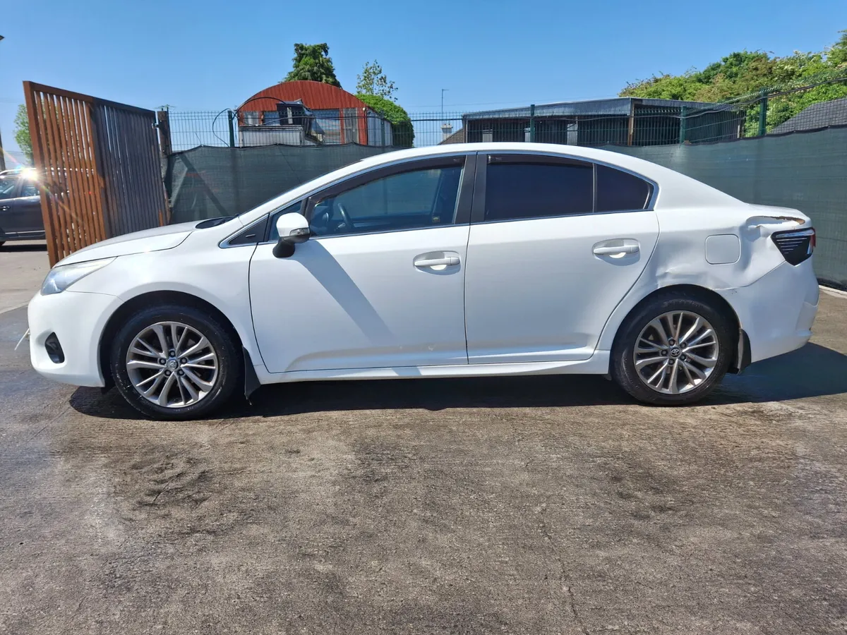 152 Toyota Avensis  Diesel Drive Home - Image 2