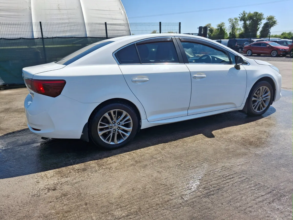 152 Toyota Avensis  Diesel Drive Home - Image 3