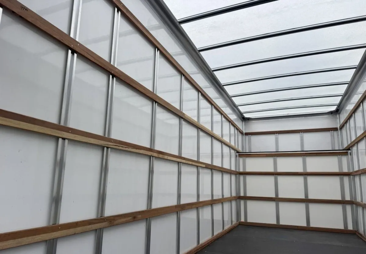 2022 Mercedes-Benz Sprinter Luton Box Van - Image 3