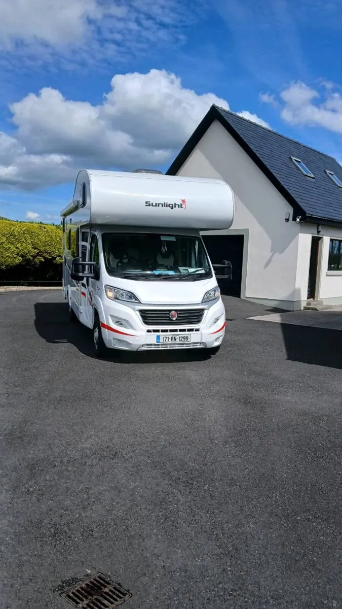 Camper - Image 2