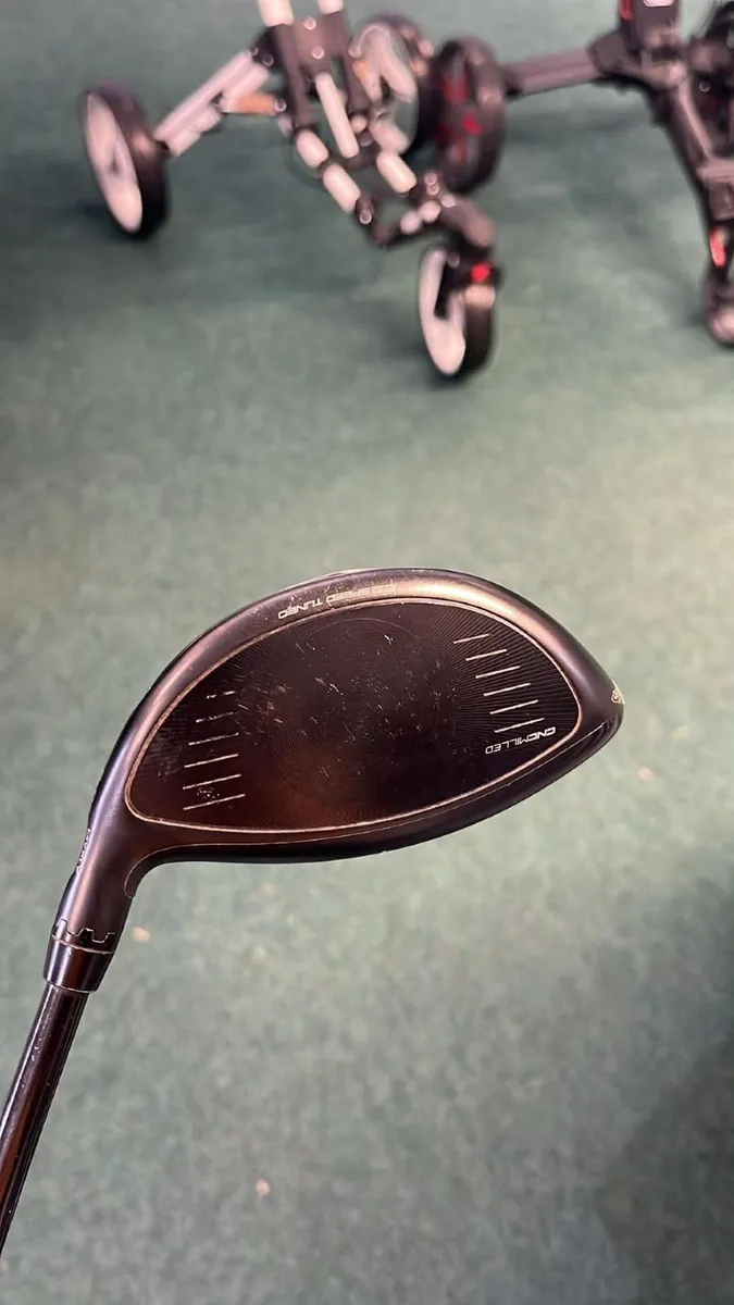 Cobra King F9 9.0 Atmos Fujkura 7x €185 - Image 4