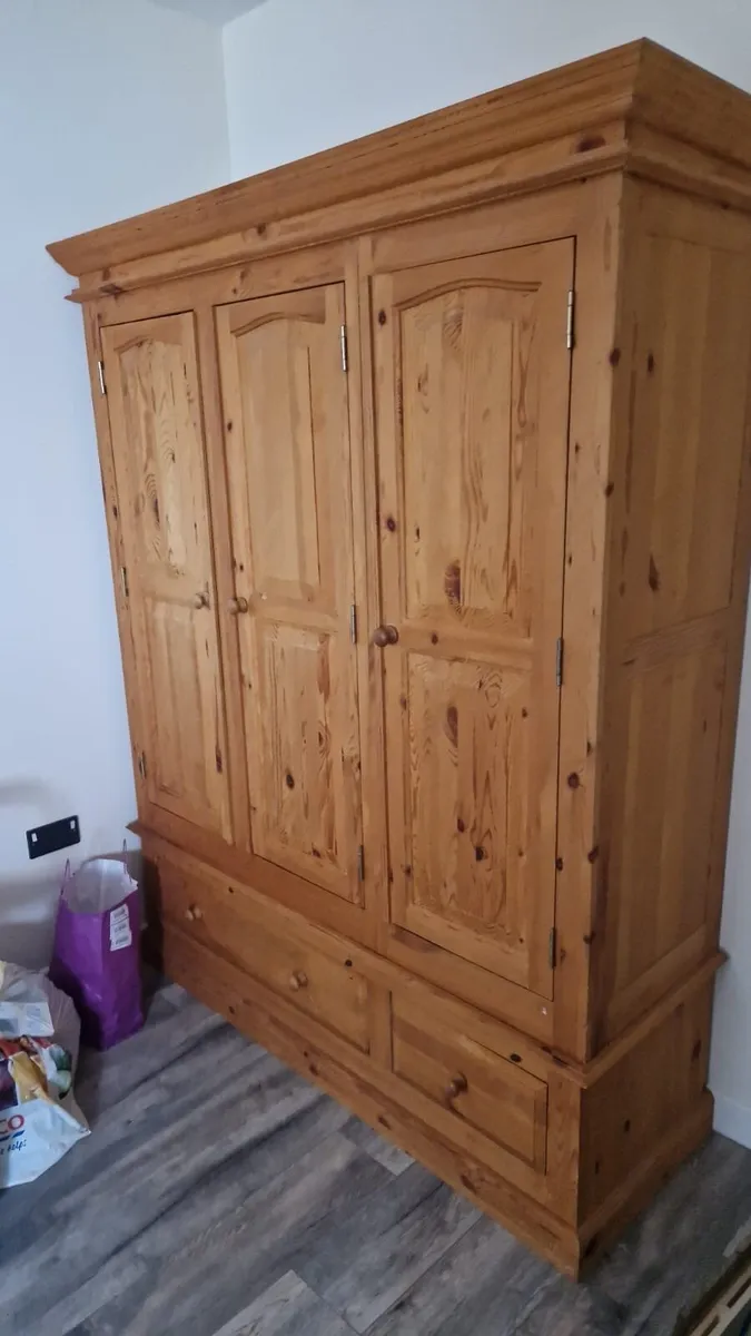 Wardrobe - Image 3
