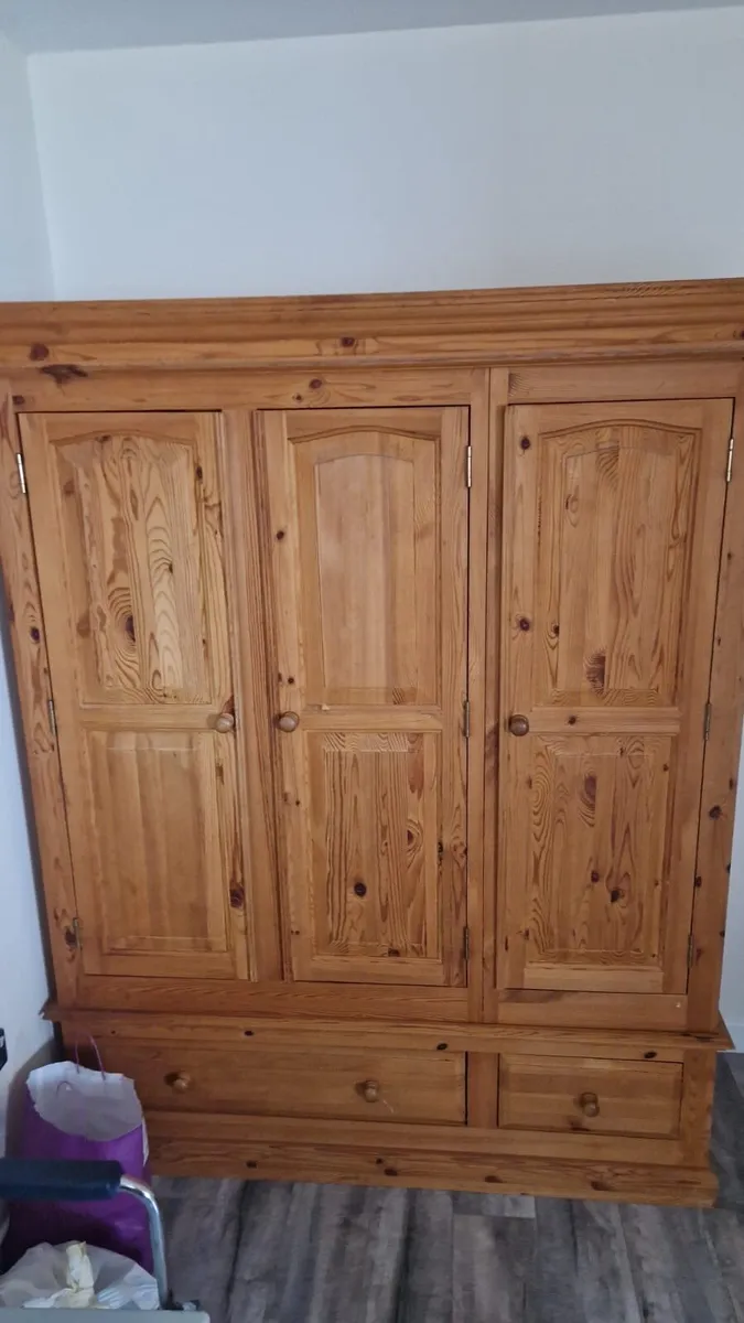 Wardrobe - Image 4