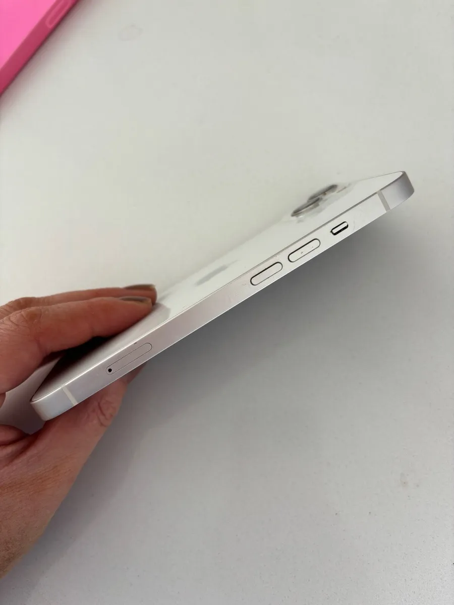 Iphone 13 unlocked - Image 3