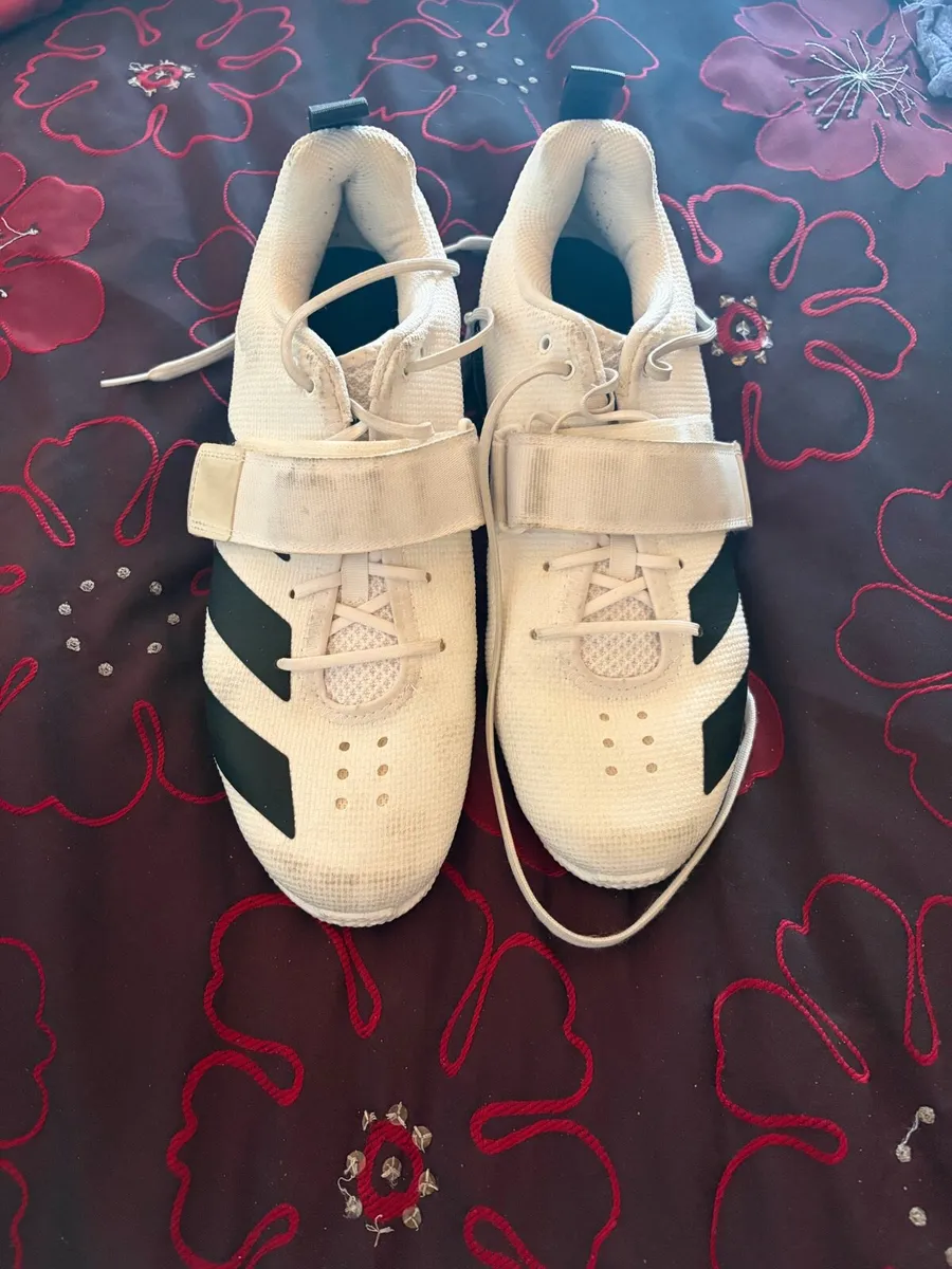 Weightlifting gear, sleeves & shoes - Image 4