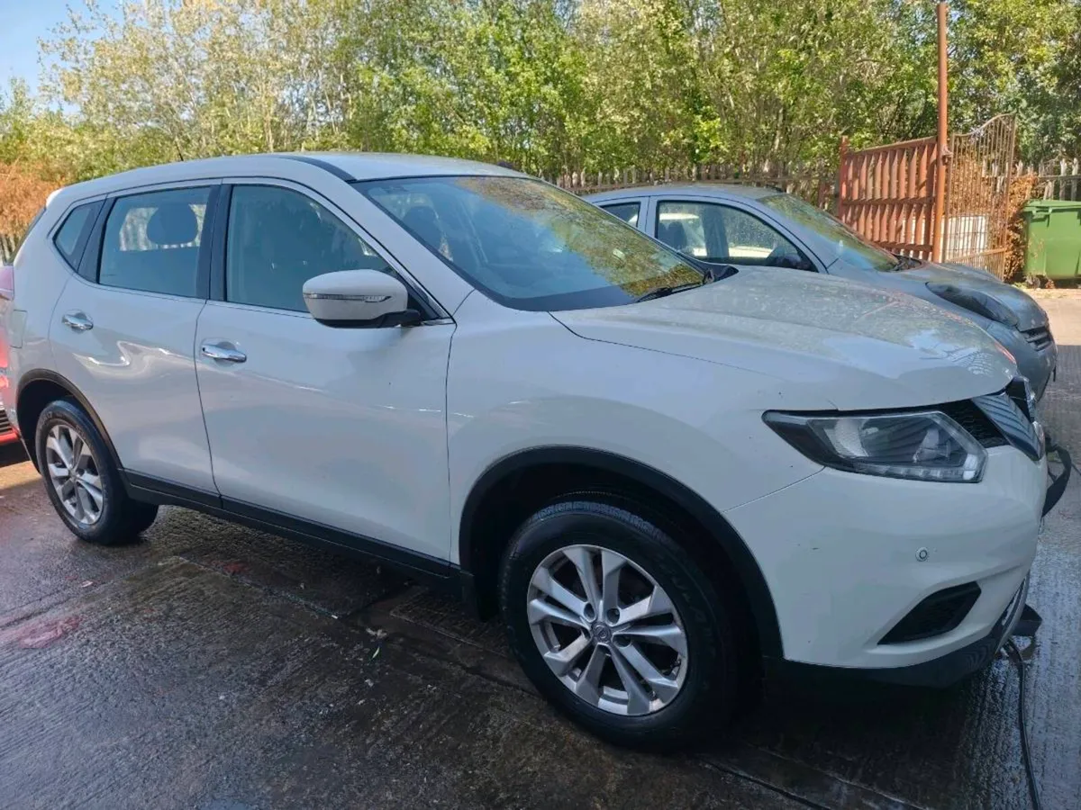 2017 Nissan Xtrail - Image 1