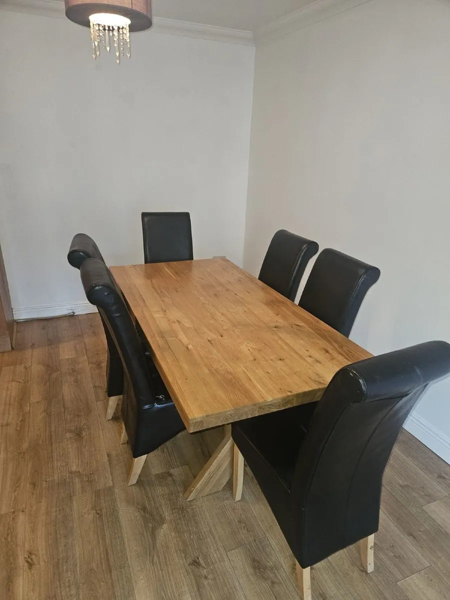 Dining table and chairs (6)