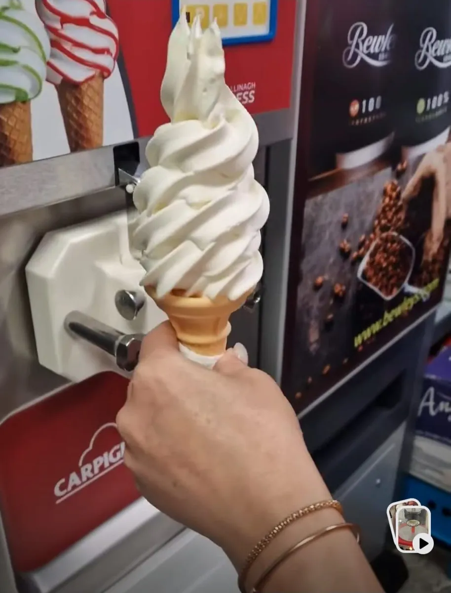 ICE CREAM MACHINE CAPRIGANI open to offers - Image 1
