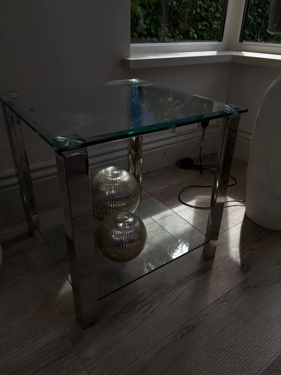 Glass lamp table - Image 1