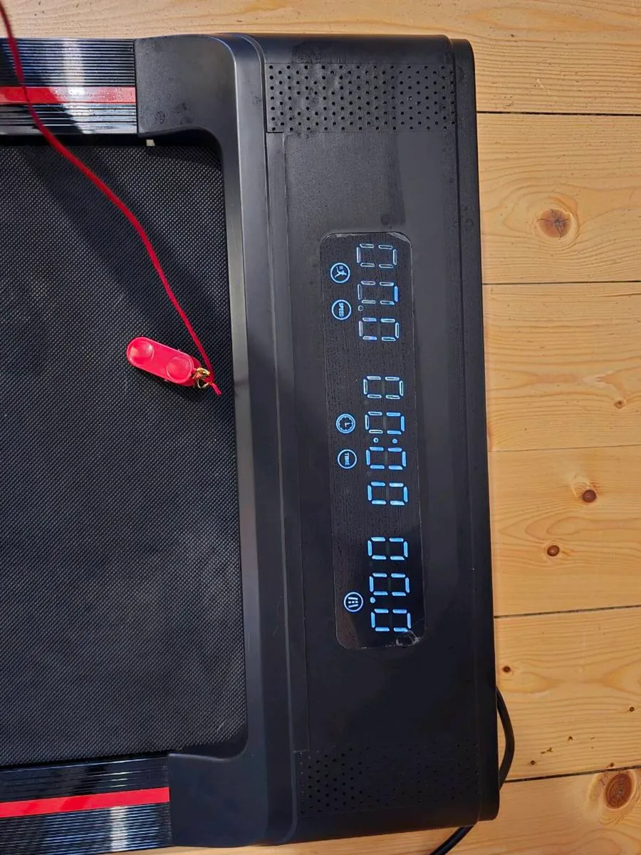 Treadmill in like new condition - Image 4