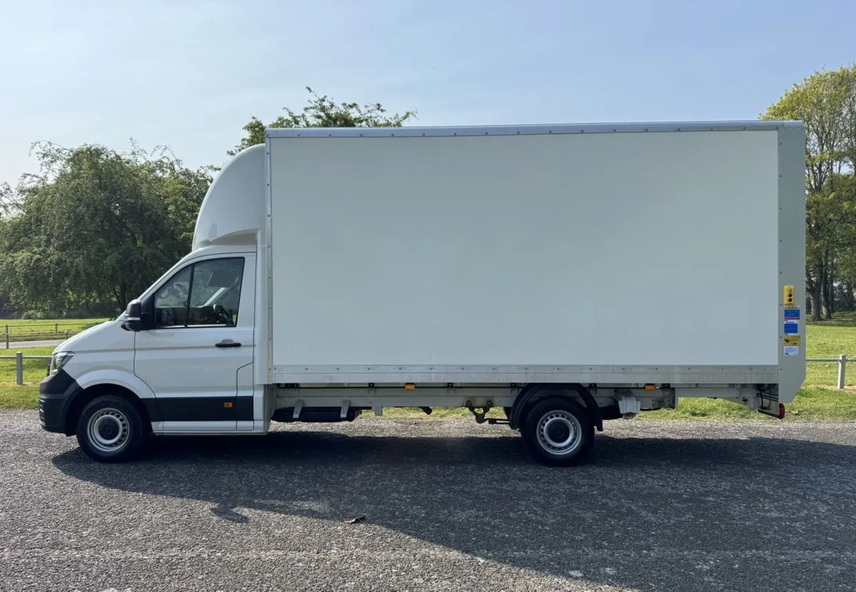 2022 Volkswagen Crafter Luton Box Van - Image 1