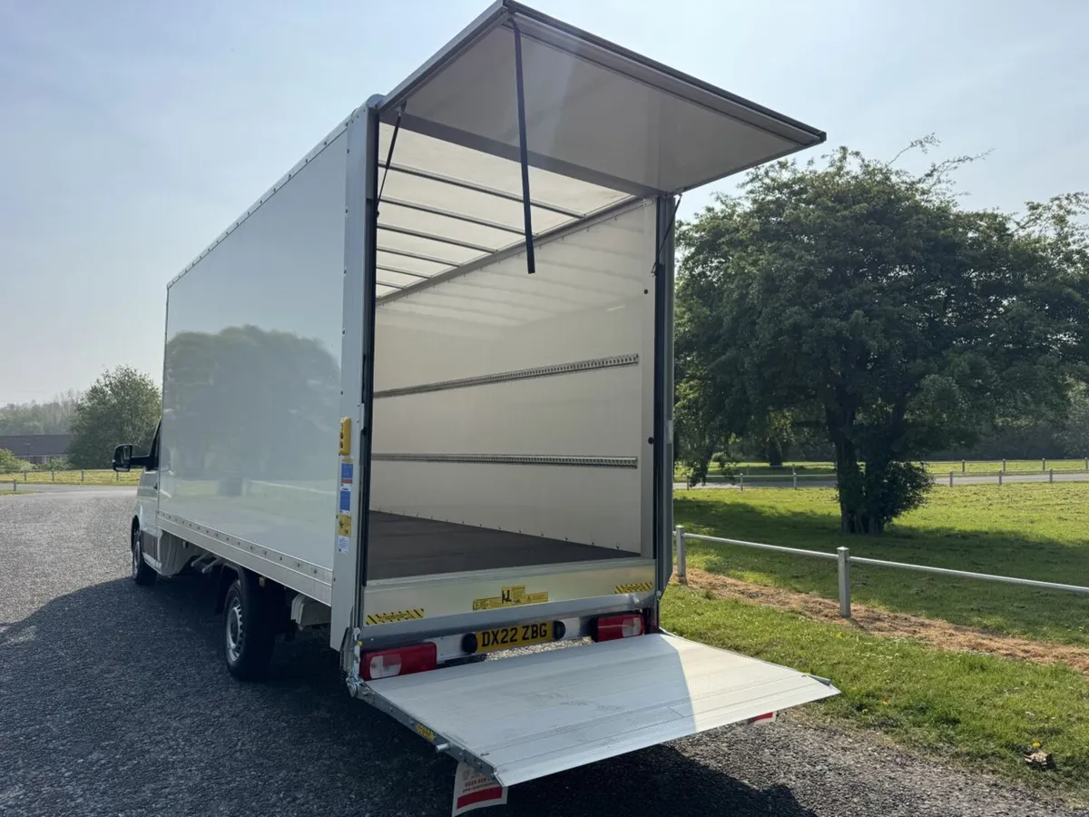 2022 Volkswagen Crafter Luton Box Van - Image 3