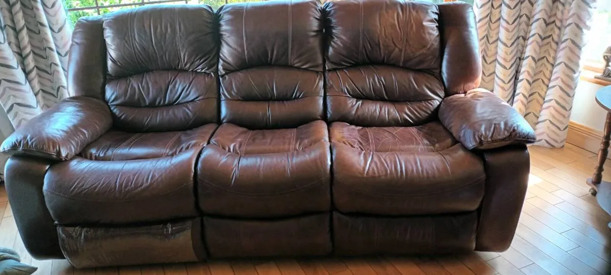 Leather sofa - Image 1