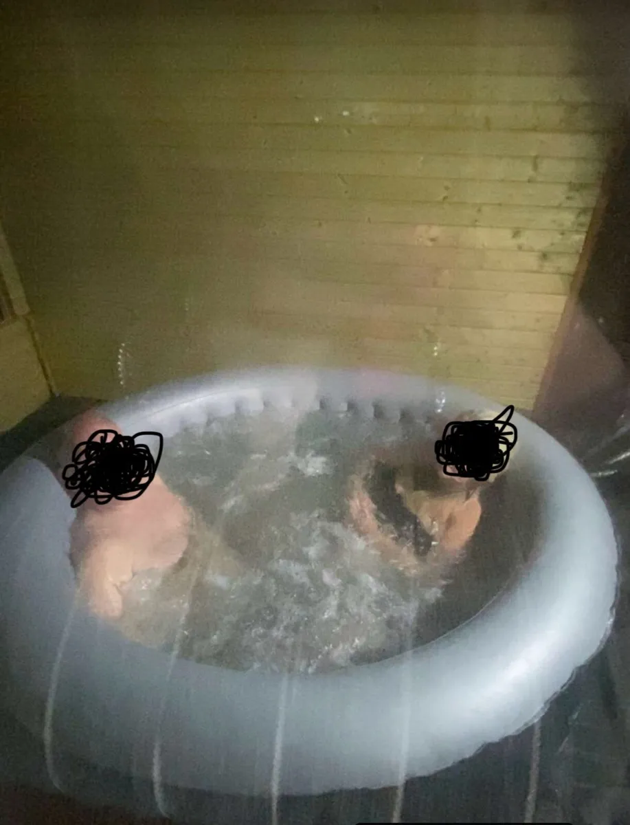 Hot tub - Image 1