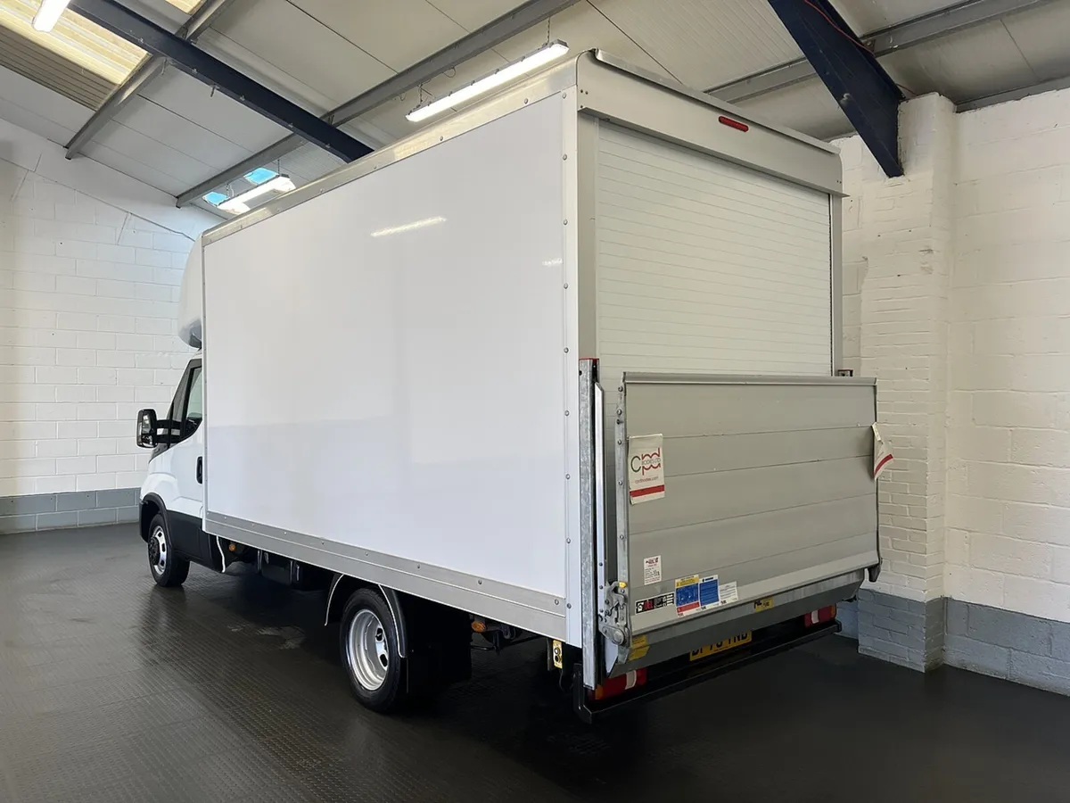 2023 Iveco Daily Luton Box Van - Image 4