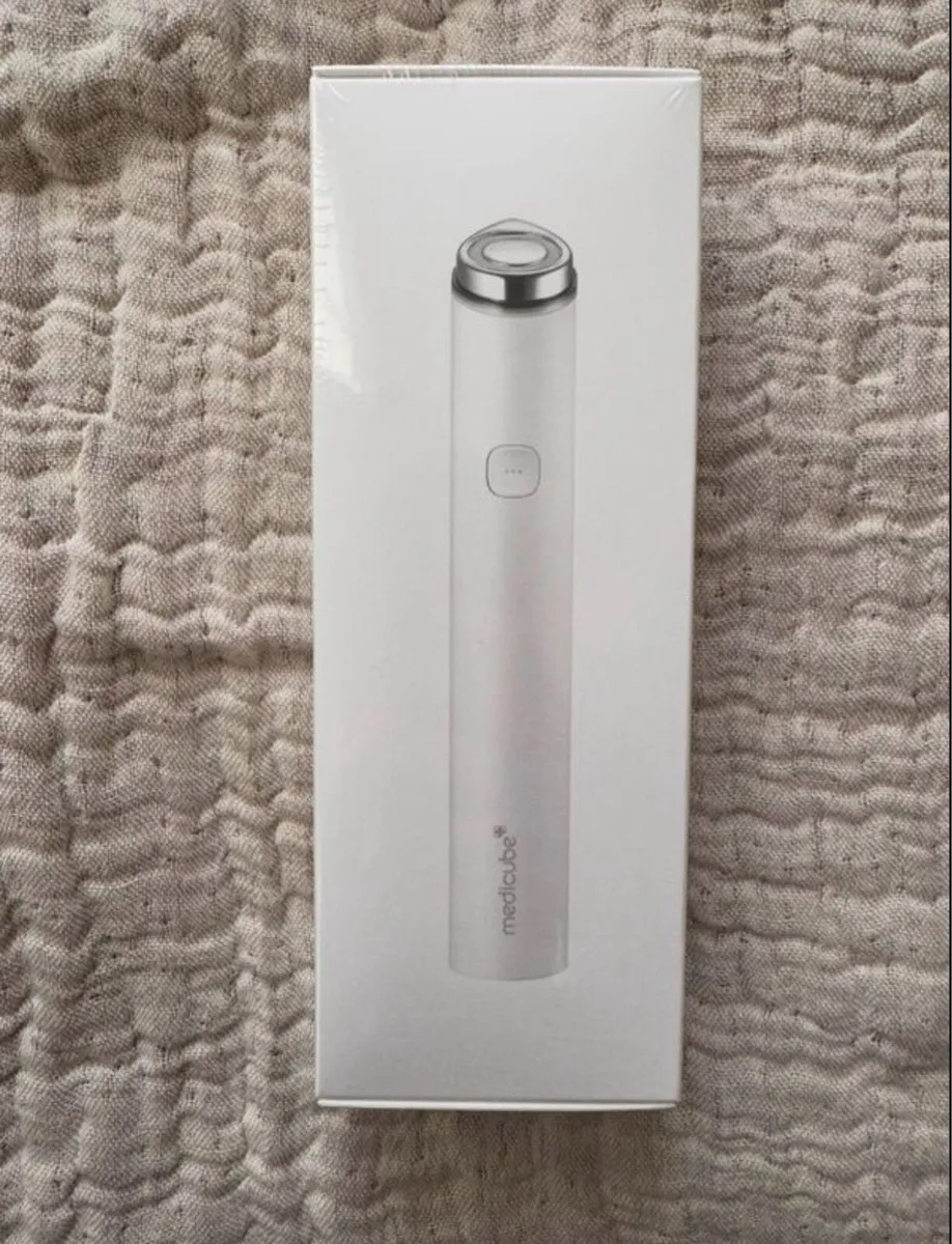medicube AGE-R Booster Pro Mini White - Image 1