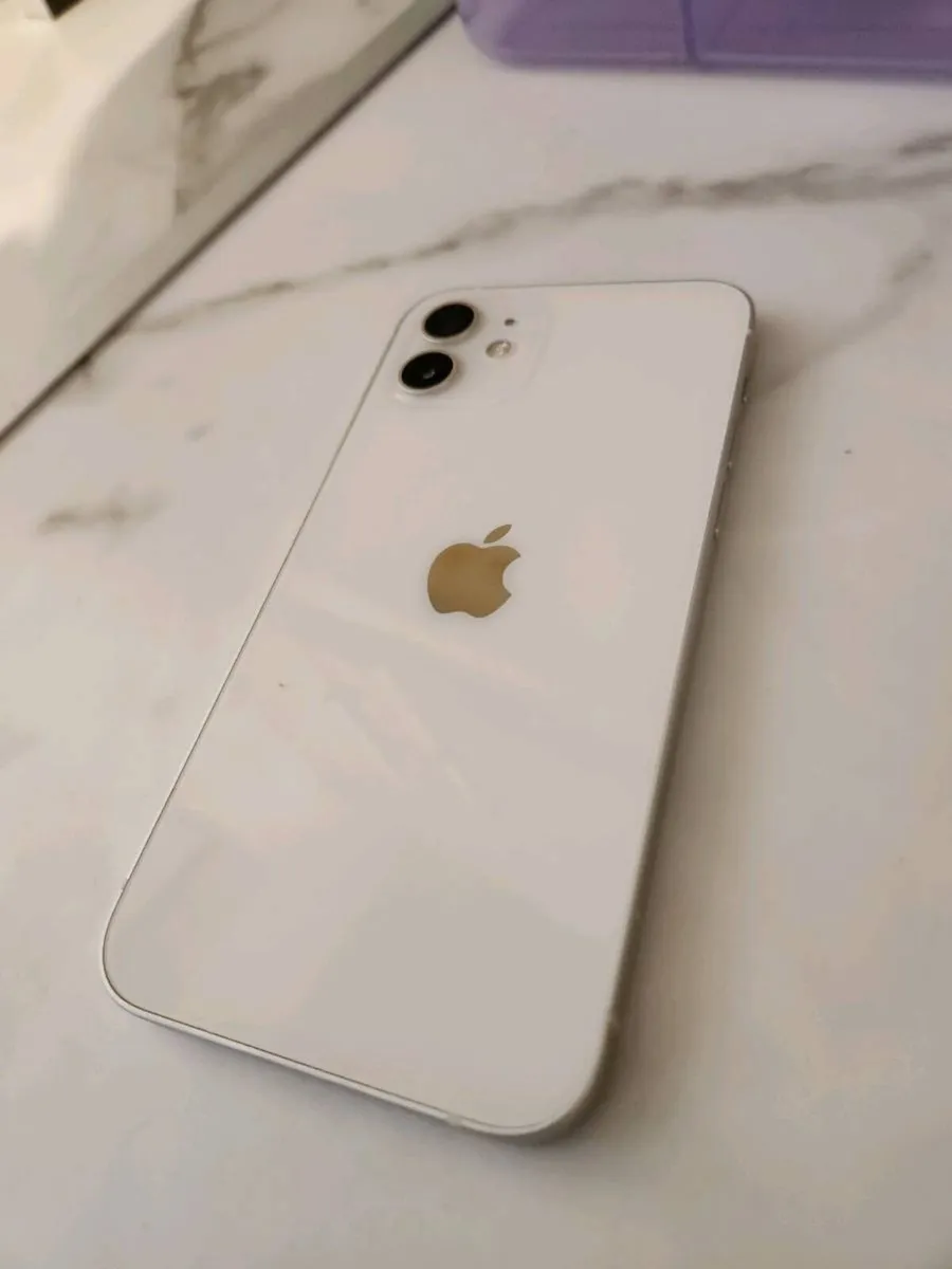 I phone 12 - Image 1