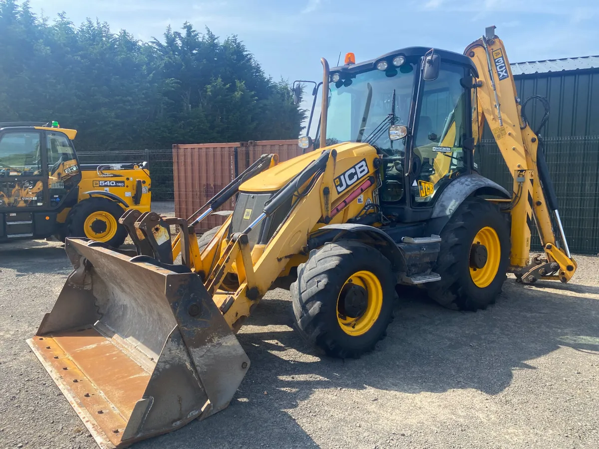 JCB 3CX BACKHOE LOADER YEAR 2012 - Image 3