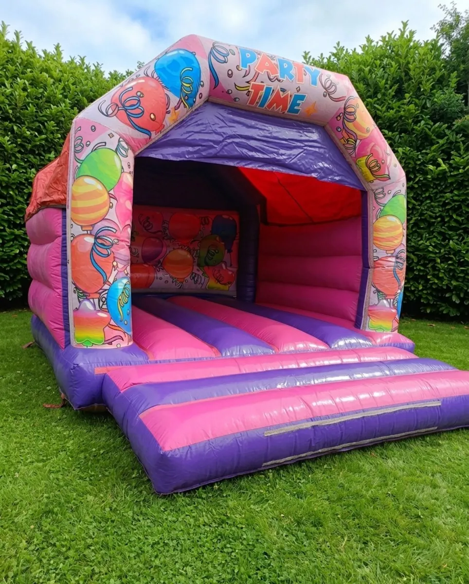 Bouncy castle - Image 1