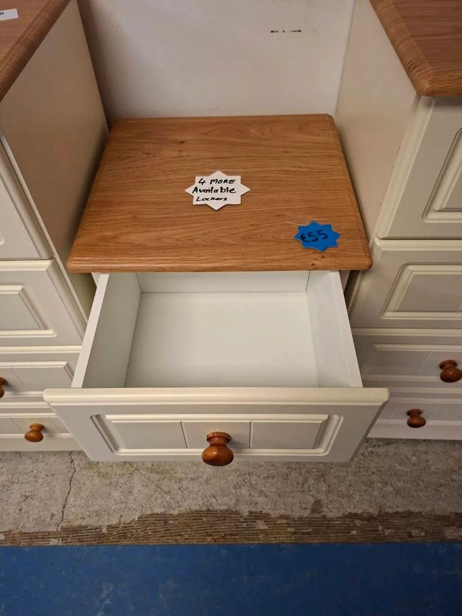 BEDSIDE LOCKERS  X 5 - Image 3